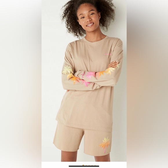 Vs PINK dad shorts long sleeve campus tee hummus floral logo - Picture 12 of 14